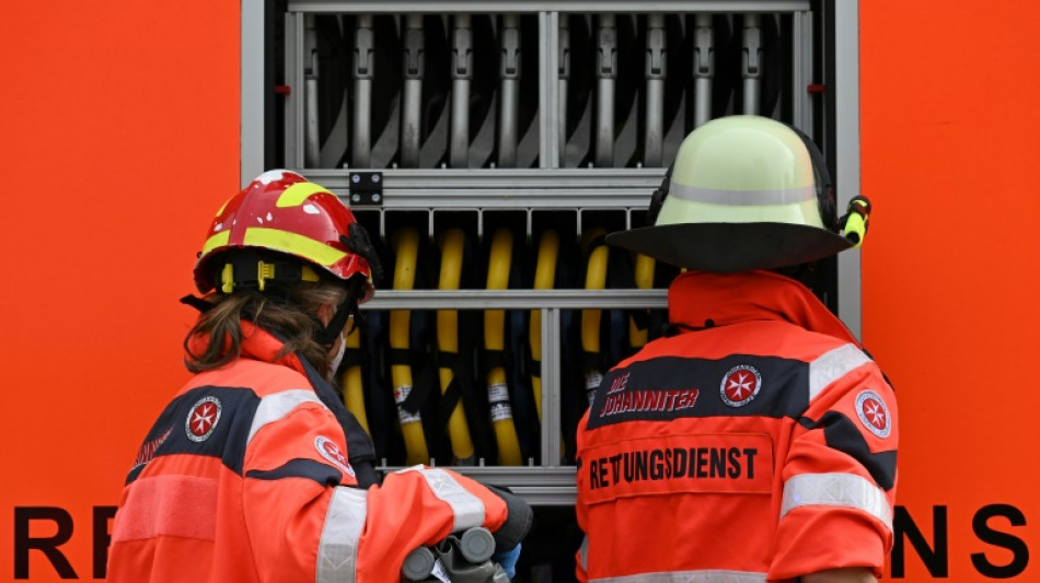 Brand auf Schrottplatz in Ludwigshafen sorgt für Großeinsatz