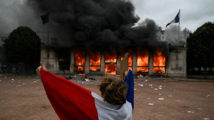 Police 'lost control' during French protests, says interior minister