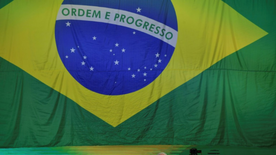 Lula se lanza otra vez por la presidencia para "reconstruir" Brasil