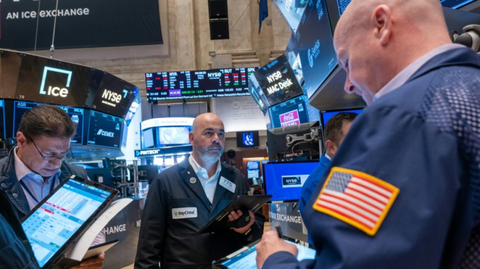 Wall Street finit en ordre dispers&eacute;, seul le Dow Jones brille