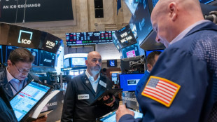Wall Street finit en ordre dispers&eacute;, seul le Dow Jones brille