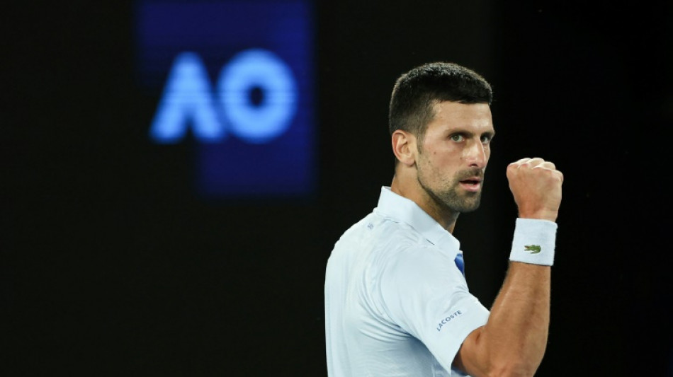Djokovic domina Mannarino e avan&ccedil;a &agrave;s quartas do Aberto da Austr&aacute;lia