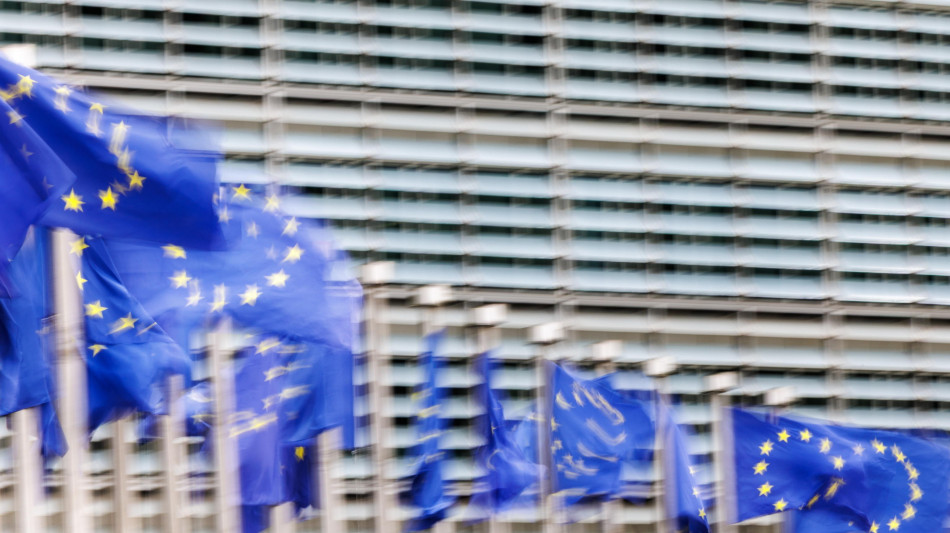 Intesa tra i 27 sulle sanzioni, price cap al petrolio russo congelato