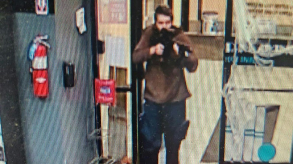 Fieberhafte Suche nach T&auml;ter nach Schusswaffenangriff mit 18 Toten in Maine