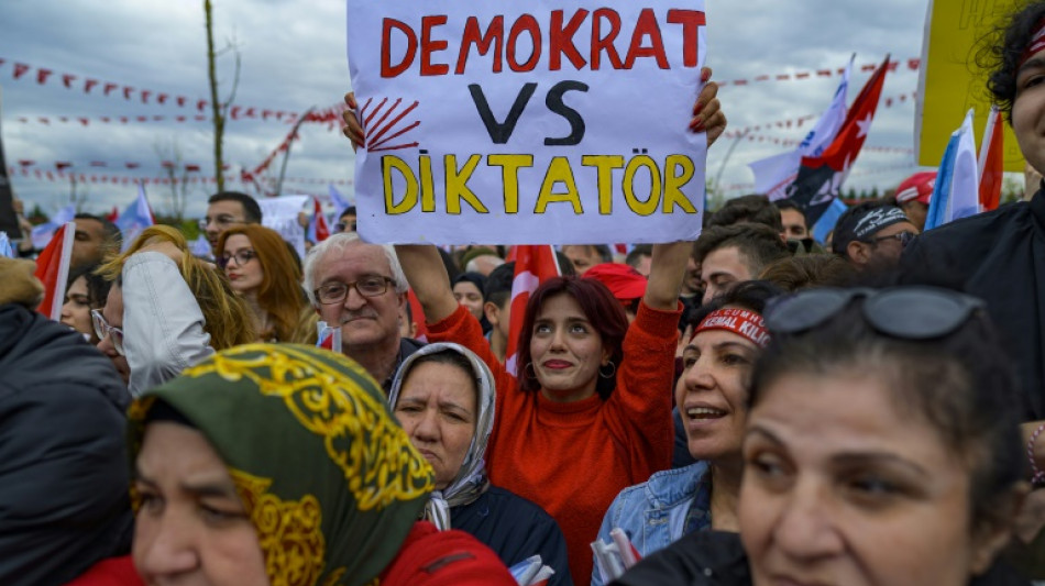 Turquia: elei&ccedil;&atilde;o com resultado incerto para Erdogan