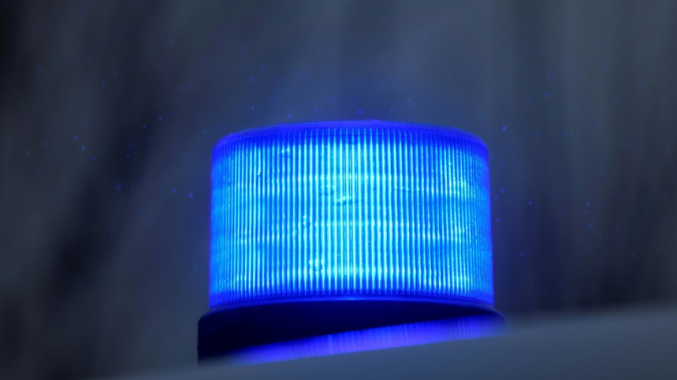 Zw&ouml;lf Fahrg&auml;ste bei Busunfall in Berlin verletzt