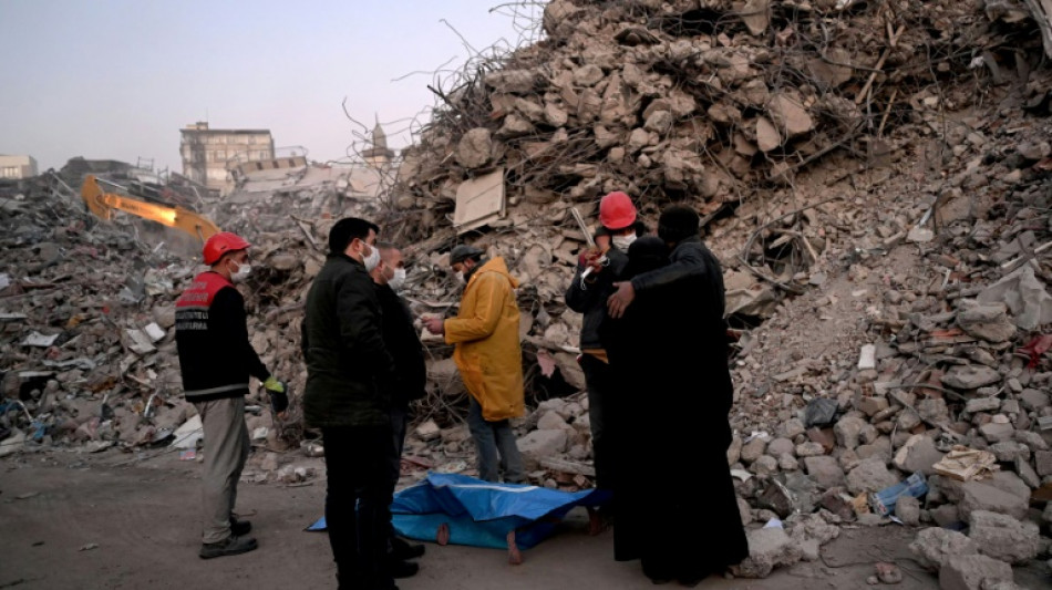 La ardua tarea de identificar a los muertos del terremoto en Turqu&iacute;a
