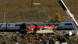 Espa&ntilde;a identifica a las v&iacute;ctimas del choque de trenes ante la angustia de sus familias