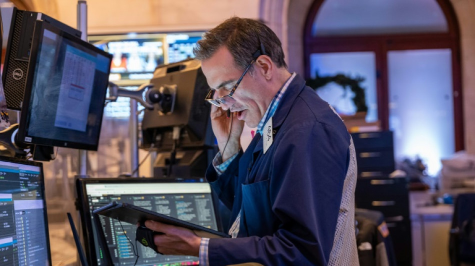 Wall Street dig&egrave;re mal l'inflation am&eacute;ricaine: pire s&eacute;ance depuis un an pour le Dow Jones 