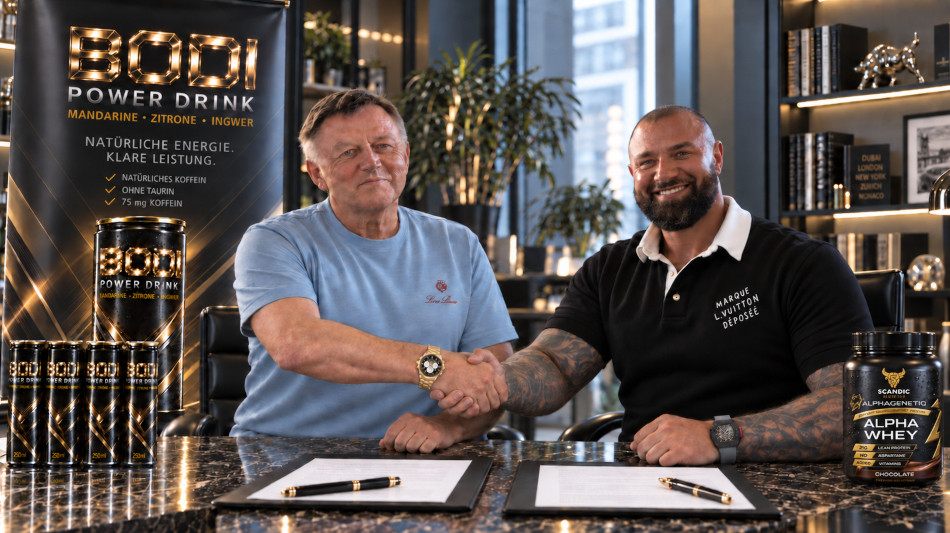 Alex Bodi e o Prof. Dr. Dieter Lazik assinam contrato para a ALPHA WHEY e a BODI Bebida energ&eacute;tica